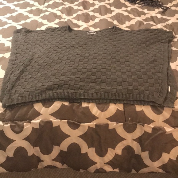 Mud pie gray knit square poncho - Picture 3 of 7